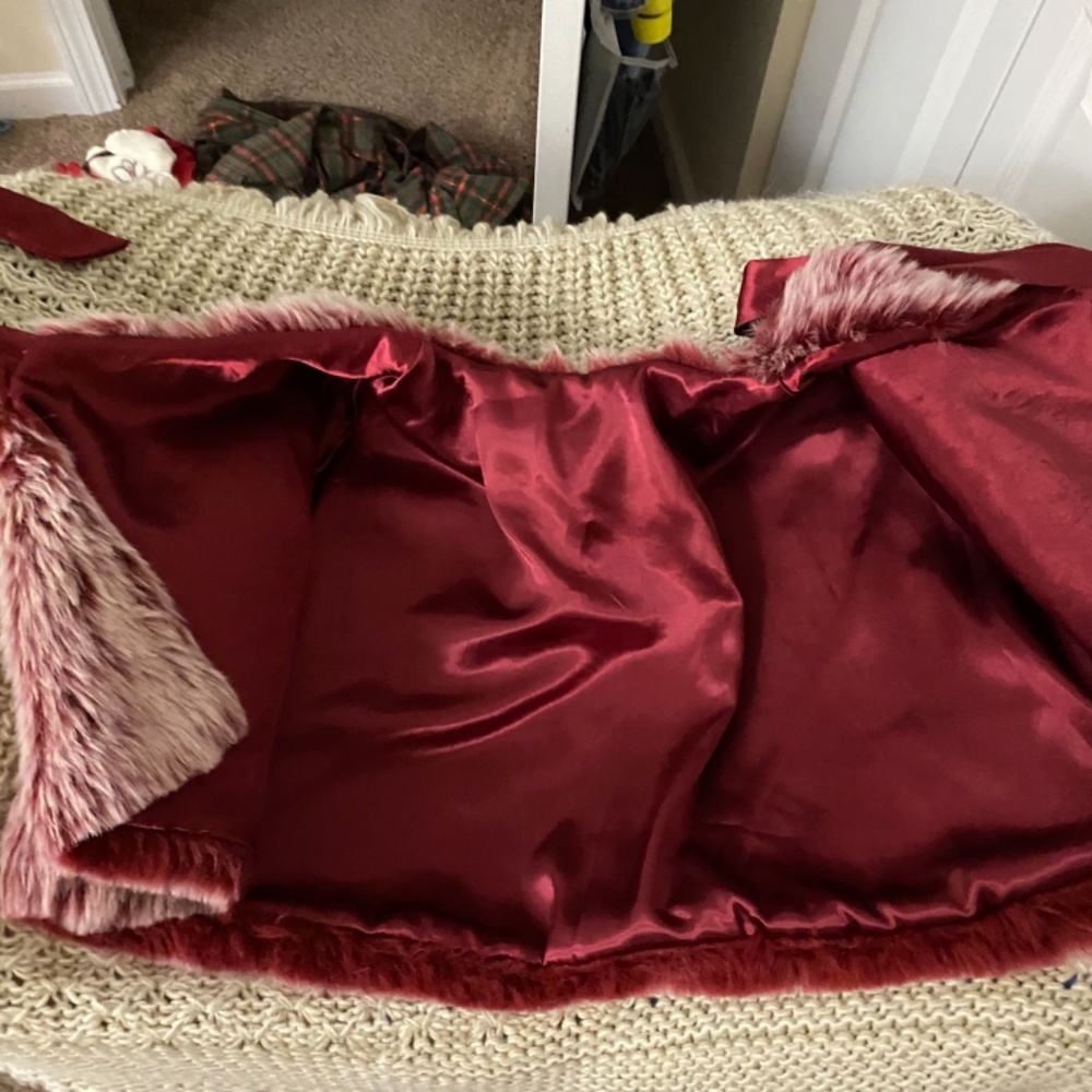 Faux fur shrug - Picture 2 of 3